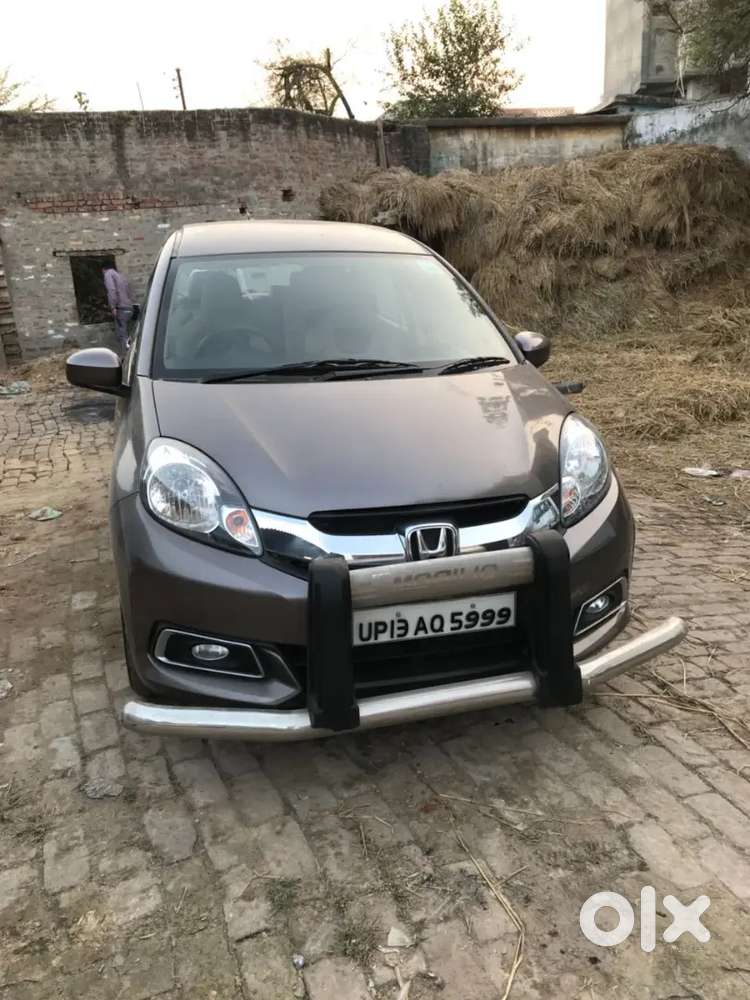 All New Honda Mobilio With One Hand Driven And Non Touched Engine.
