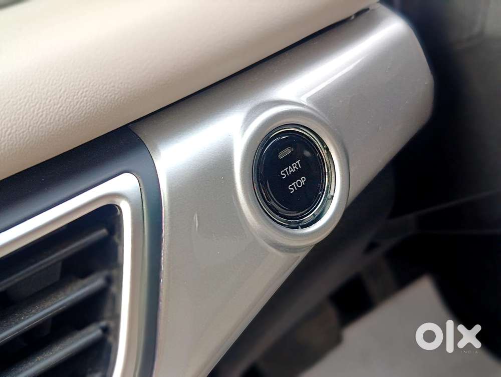 Mahindra Xuv700 2.0 Ax 7 Petrol At Luxury Pack Str, 2022, Petrol