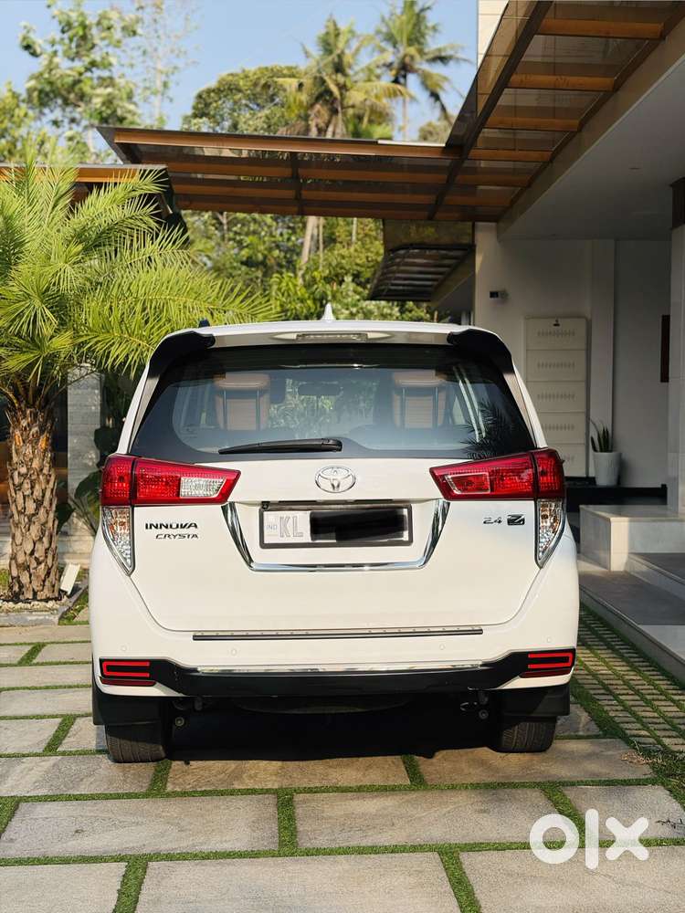Toyota Innova Crysta