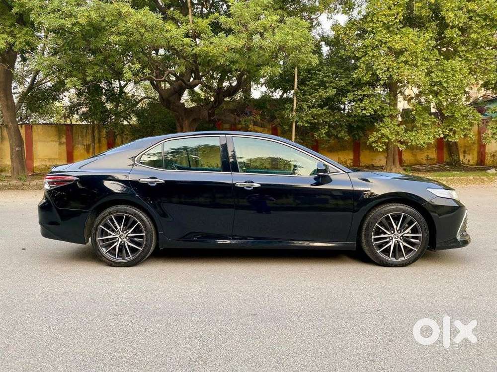 Toyota Camry [2019-ongoing] 2.5 Hybrid, 2022, Cng & Hybrids