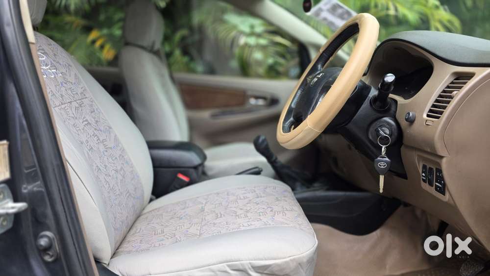 Toyota Innova 2.5 V 8 Str, 2015, Diesel