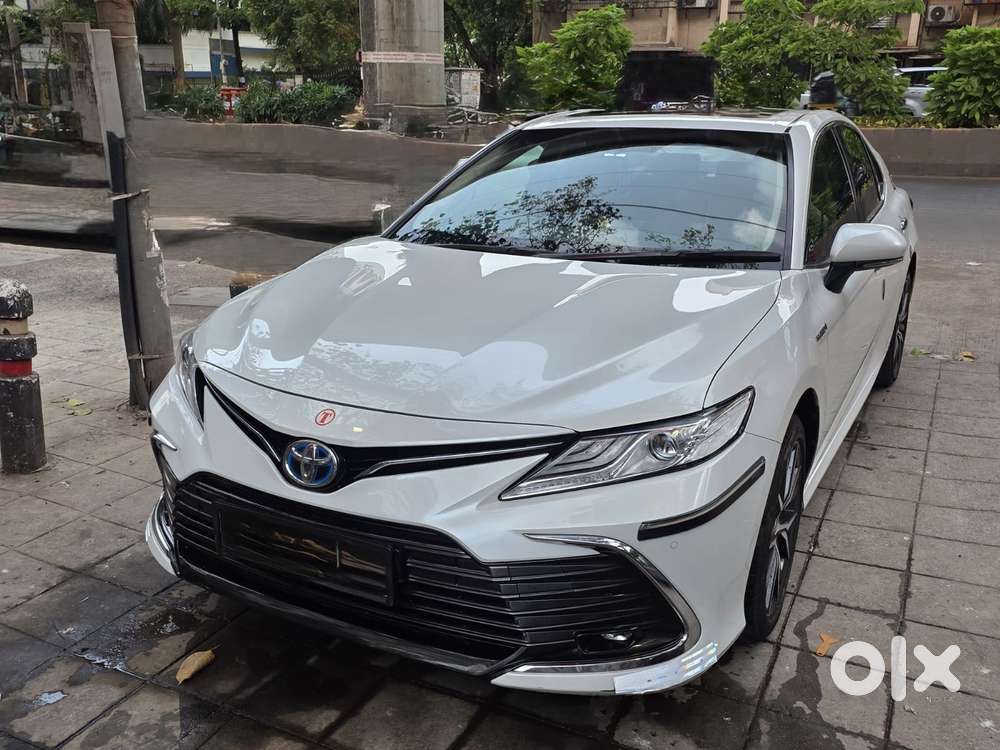 Toyota Camry Hybrid, 2024
