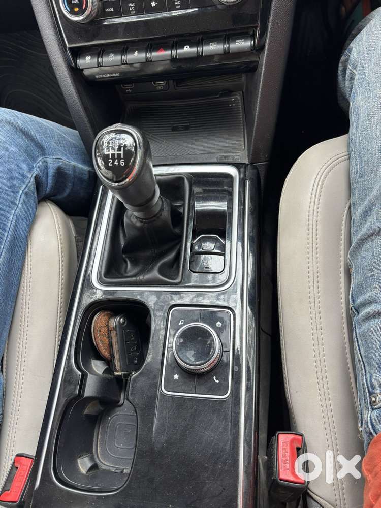 Mahindra Xuv700 2.2 Ax 7 Diesel Mt Luxury Pack Str, 2023, Diesel