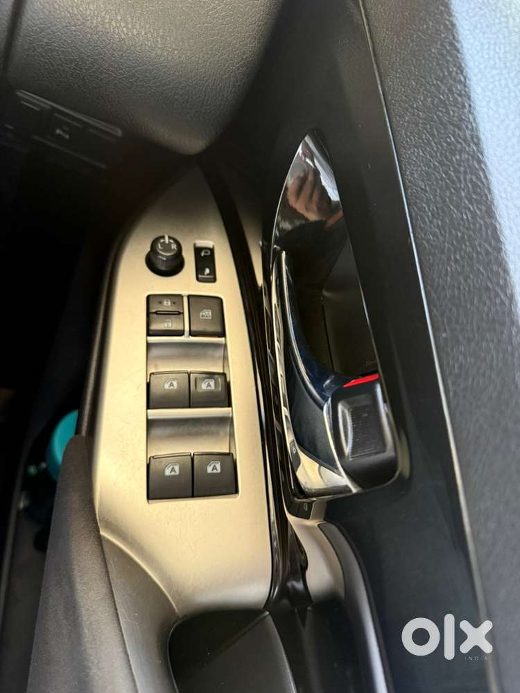 2019 Innova Crysta 2.4 Zx  Single Owner  63k Km  New Tyres