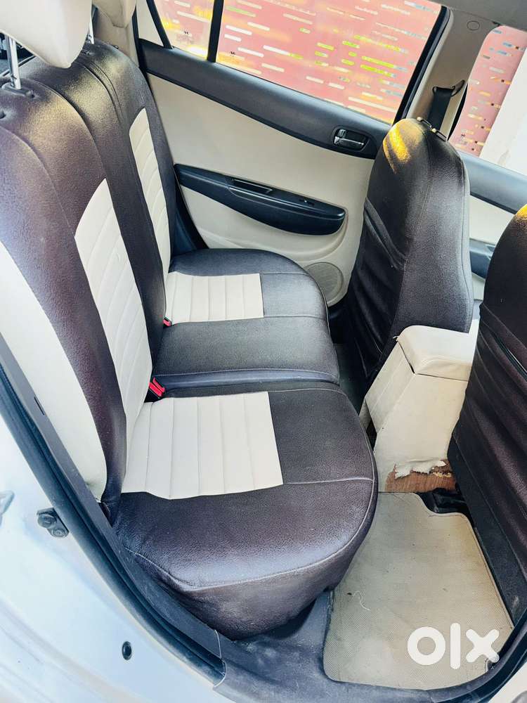 Hyundai I20 2009-2011 Asta, 2011, Petrol