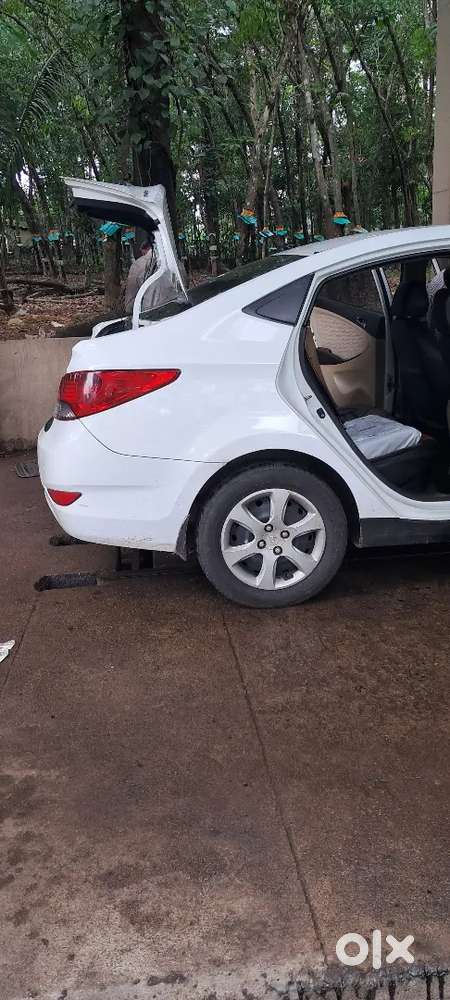 Hyundai Verna 2011