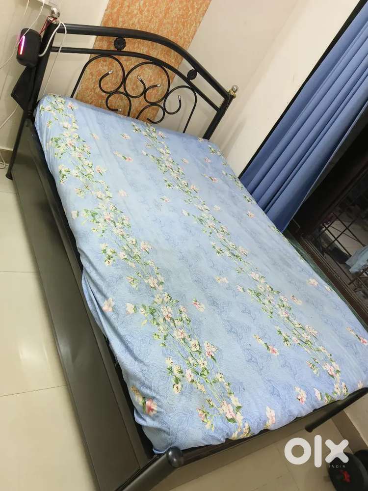 Heavy Duty Single Metal Bed (Queen size)