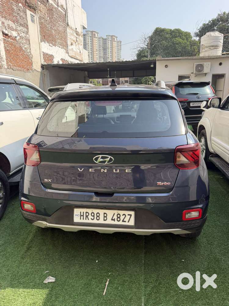 Hyundai Venue S (o) 1.2 Petrol Knight Edition, 2022, Petrol