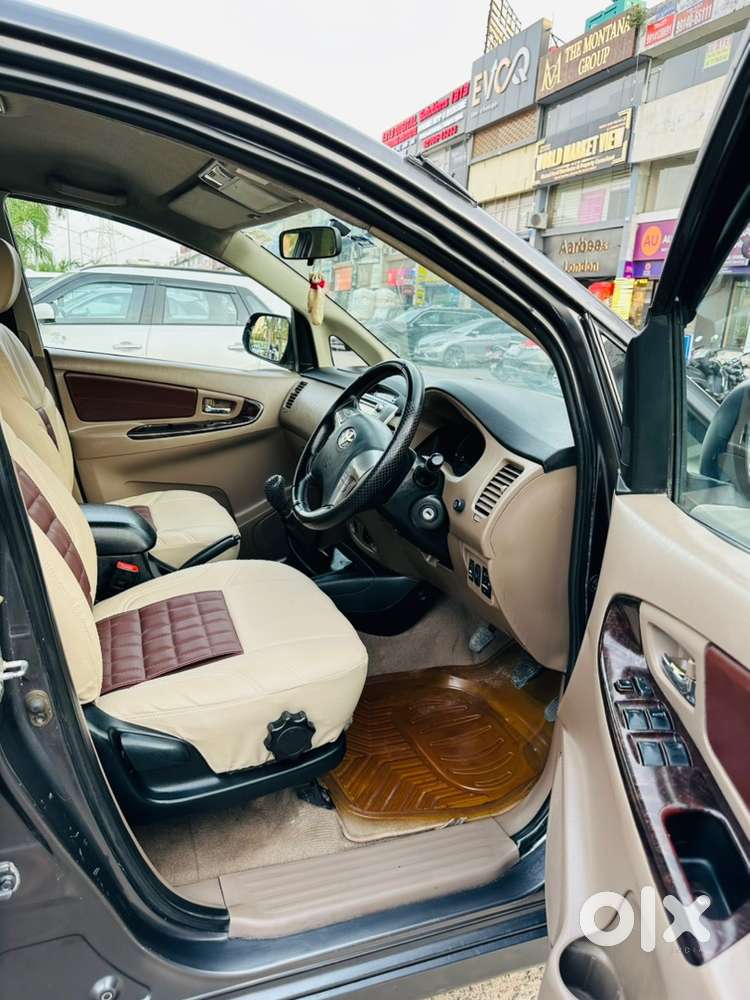 Toyota Innova 2.5 V 2015