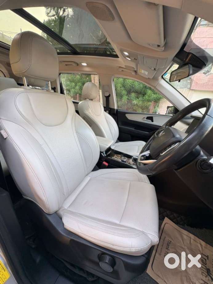 Mahindra Xuv700 2.2 Ax 7 Diesel Mt Luxury Pack Str, 2023, Diesel