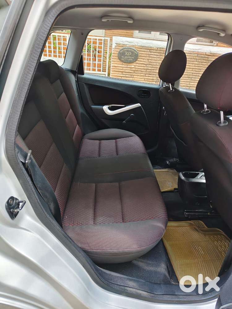 Ford Figo 1.2p Titanium Mt, 2010, Petrol