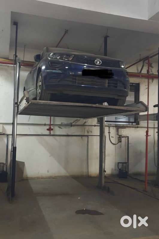 Selling dual level car parking system