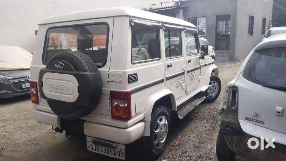 Mahindra Bolero 2017 Diesel  2nd Owner  Gj-03  15 Km/l  Excellent