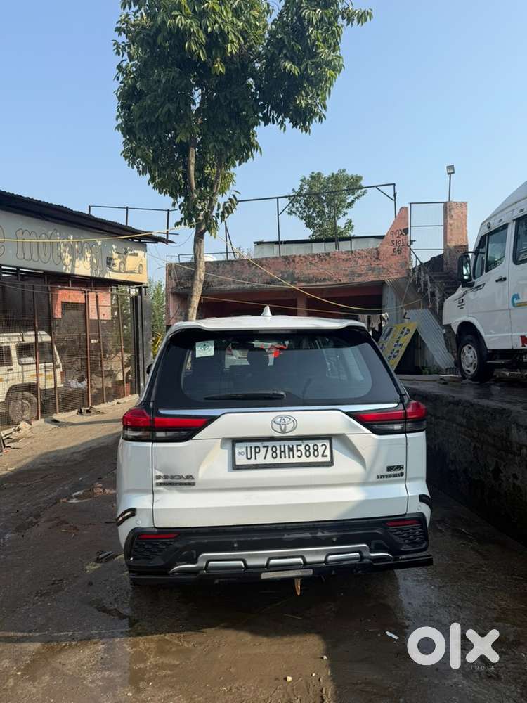 Toyota Innova Hycross 2023 Suv