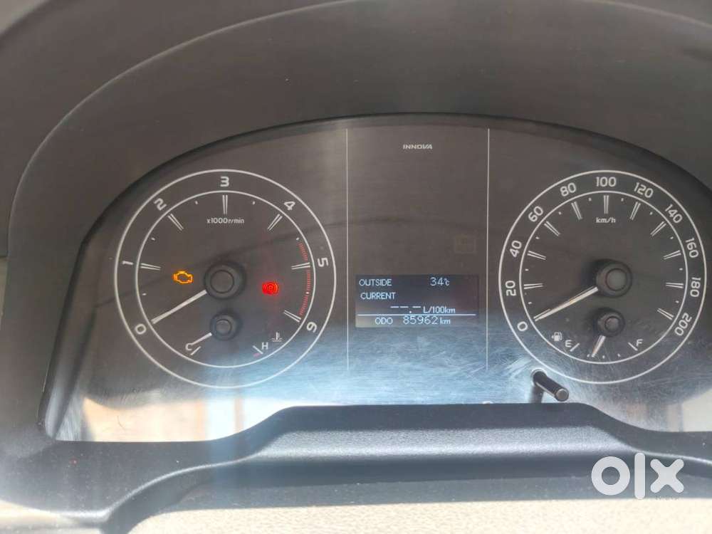 Innova Crysta 8str