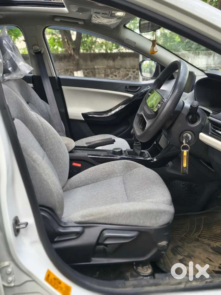Tata Curvv Pure Plus S 1.2 Revotron Petrol 6mt, 2025, Petrol