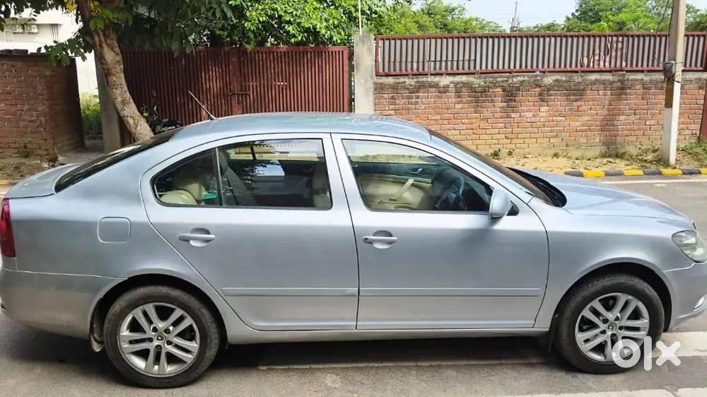 Showroom Condition Skoda Laura Petrol 1.8 Automatic Excellent Maintain