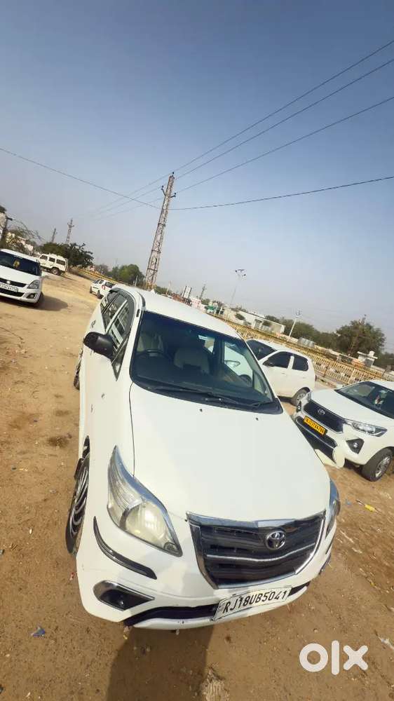 Toyota Innova 2.5 Le 2015