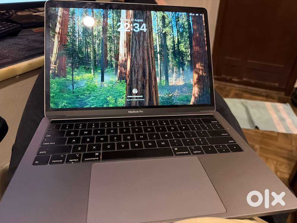 Apple macbook pro 13 inch 2018 model 512gb ssd