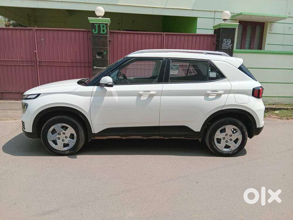 Hyundai Venue Sx Mt, 2022, Petrol