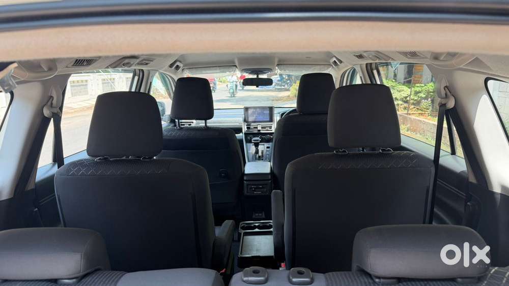 Toyota Innova Hycross 2.0 Vx Hybrid 7 Str, 2024, Petrol