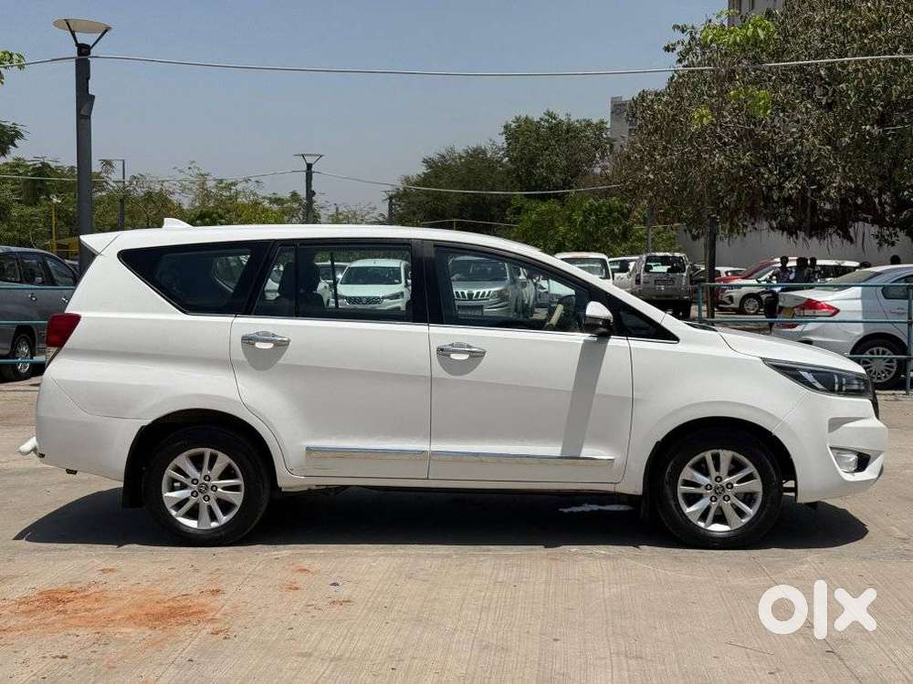 Toyota Innova Crysta 2.4 V 8 Str, 2017, Diesel