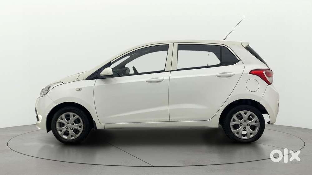 Hyundai Grand I10 Magna At, 2016, Petrol