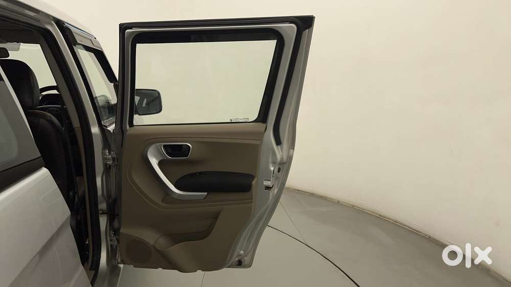 Mahindra Tuv 300 Plus P8, 2018, Diesel