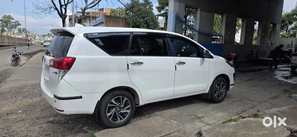 Toyota Innova Crysta 2022 Variant