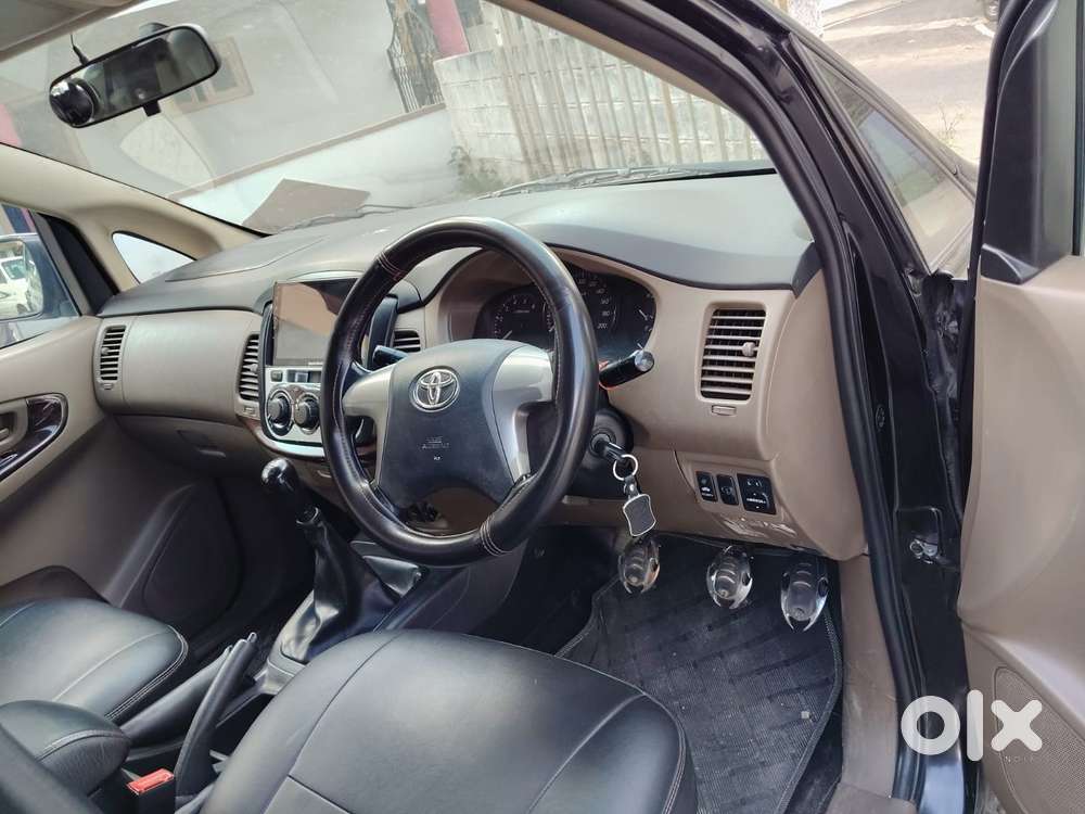 Toyota Innova 2.5 G (diesel) 8 Seater, 2016, Diesel