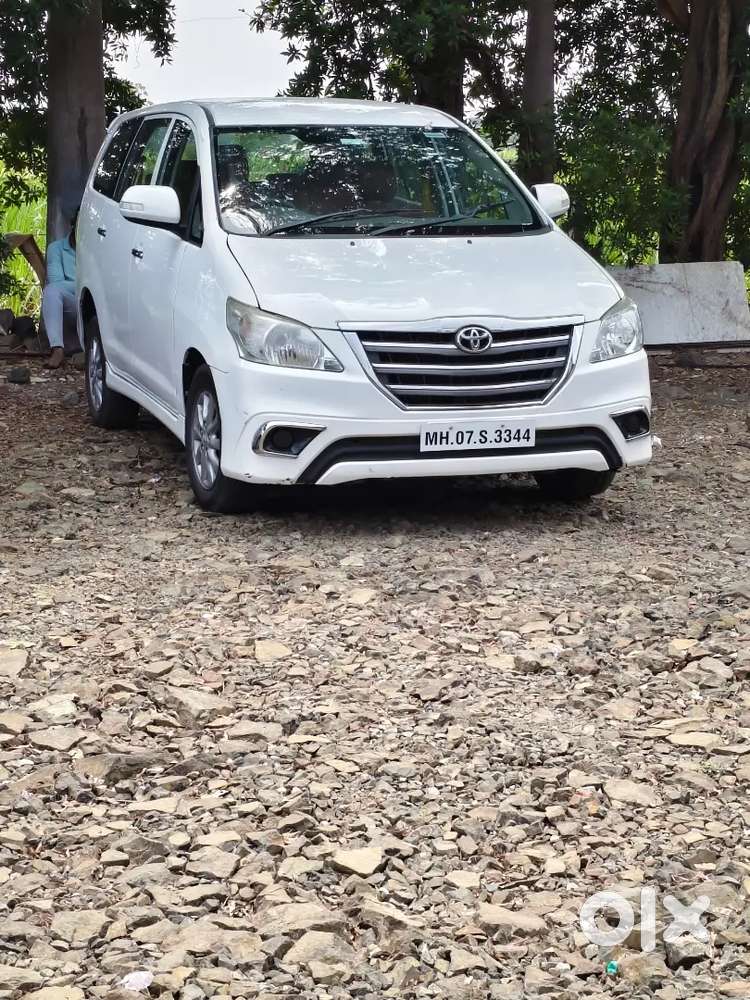 Toyota Innova 2015