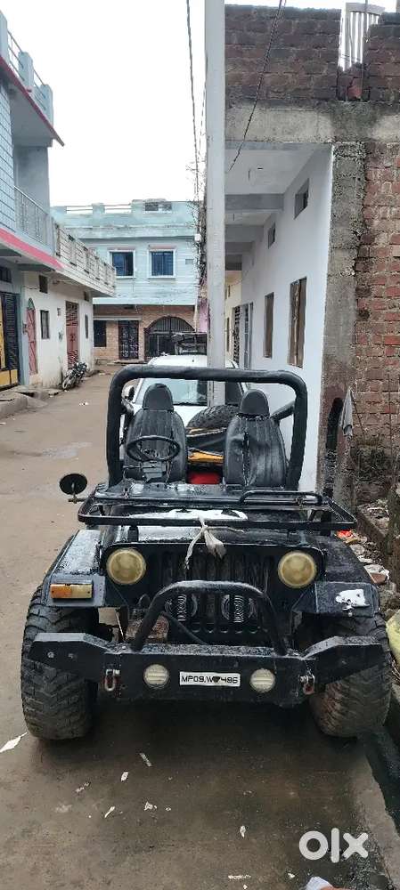 Mahindra Jeep Classic 1983