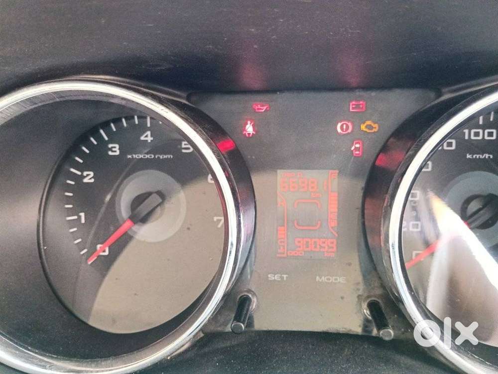 Mahindra Tuv 300 T8, 2017, Diesel