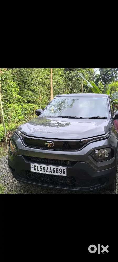Tata Punch Pure (aug 2024)  5.8k Kms  Touchscreen & Jbl  Centre Loc