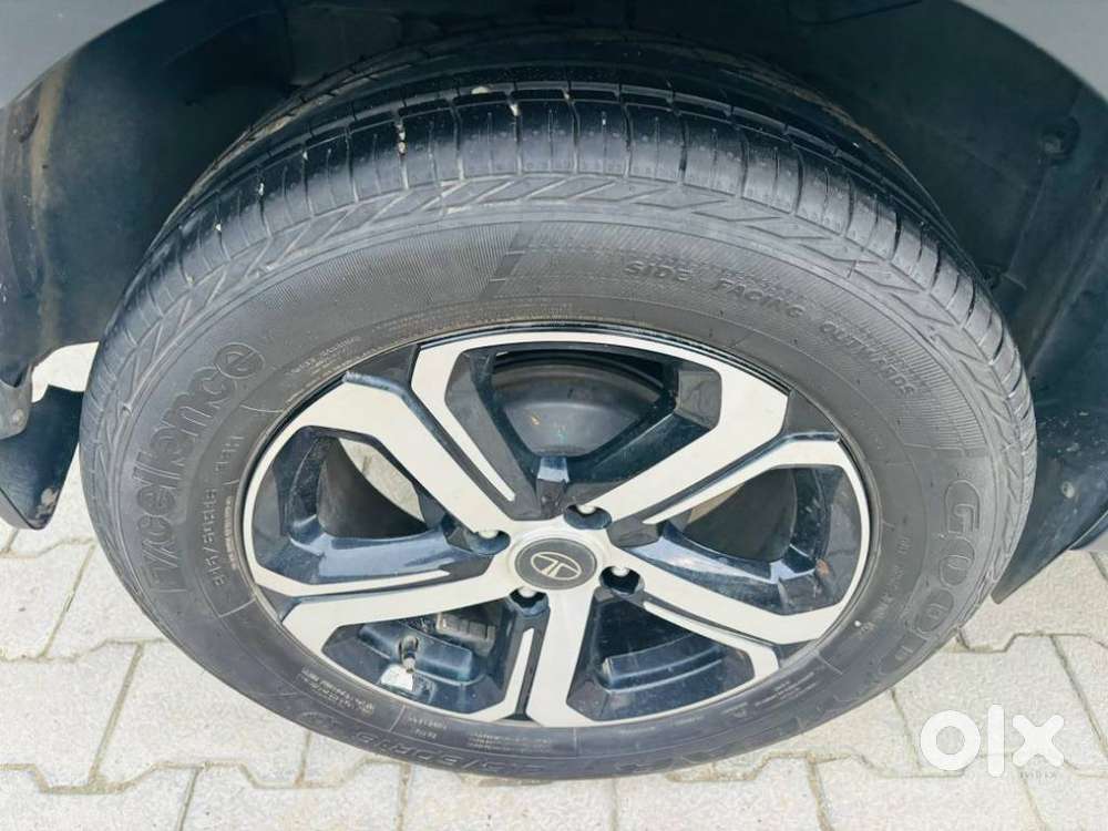 Tata Nexon Xz Plus Luxs, 2023, Petrol