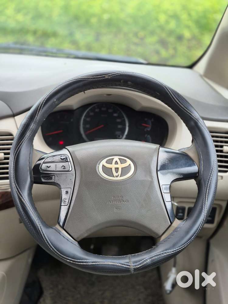 Toyota Innova 2.5 E Diesel Ms 7-seater, 2012, Diesel