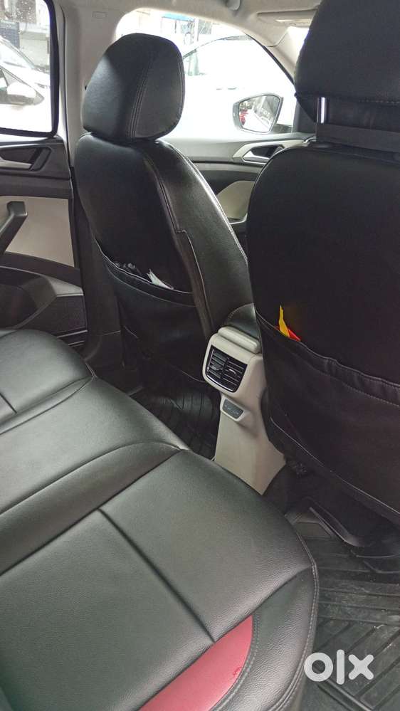 Volkswagen Taigun 1.0 Tsi Highline At, 2022, Petrol
