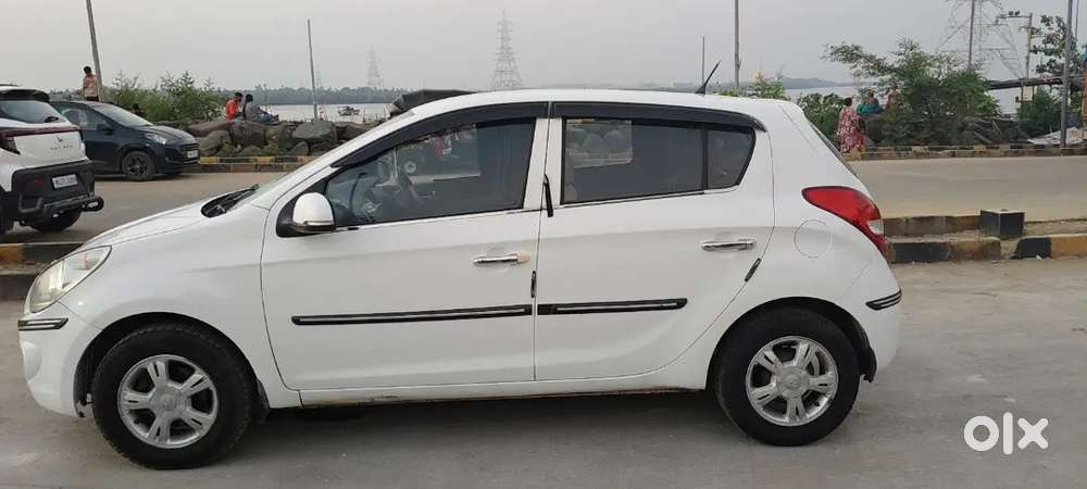 Hyundai I20 Asta Top Model 
2010 Passing Done Till 2030
3rd Owner