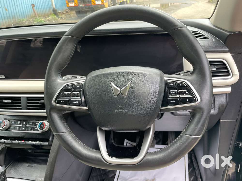 Mahindra Xuv700 2.0 Ax 7 Petrol At Luxury Pack Str, 2021, Petrol