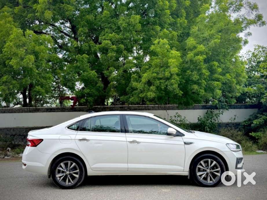Skoda Slavia 1.0 Tsi Style At, 2022, Petrol