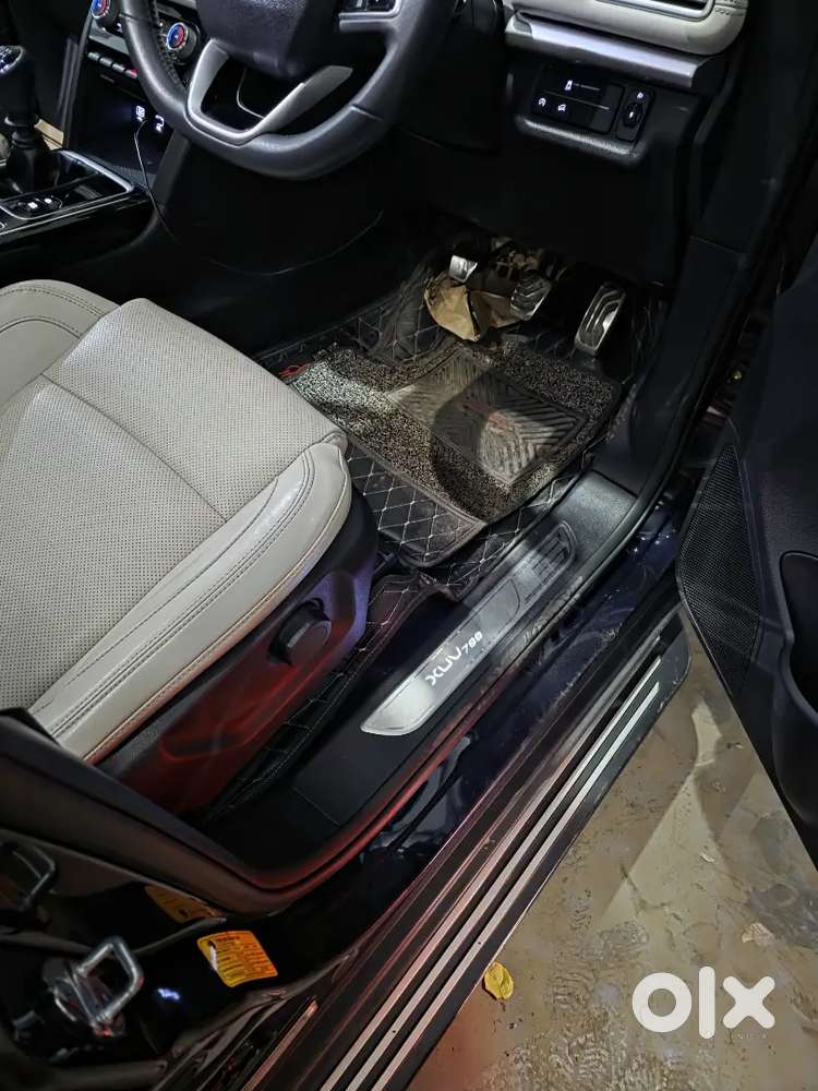 Xuv700-ax7-l-m Like New, 3yrs Mahindra Warranty,doctors Car,26k Kms