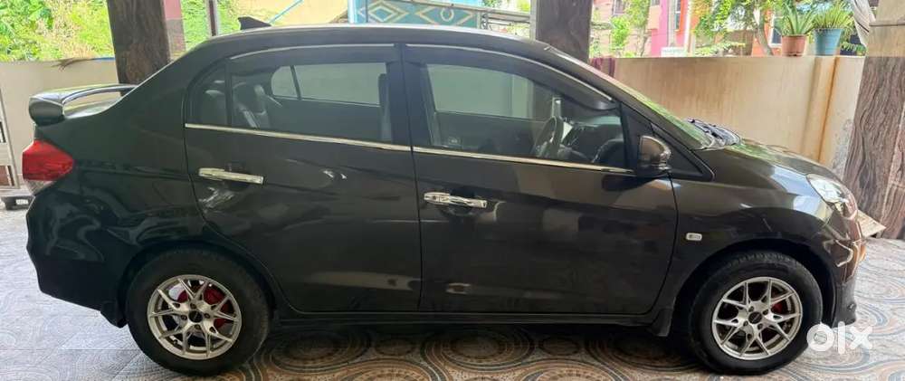 Honda Amaze 2015 Diesel Well Maintained