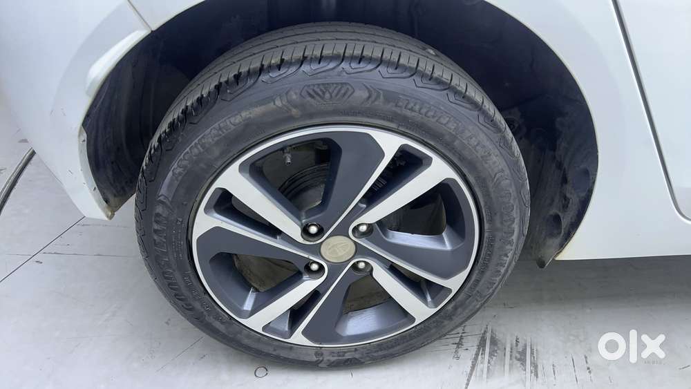 Tata Altroz Xza Petrol, 2022, Petrol