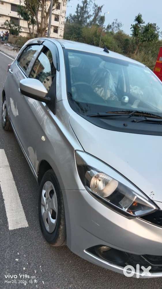 Tata Tiago 1.2 Revotron Xt (o), 2017, Petrol