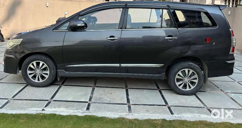 Toyota Innova 2015 Diesel Well Maintained