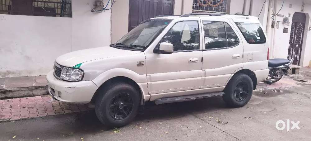 Tata Safari Dicor 2011