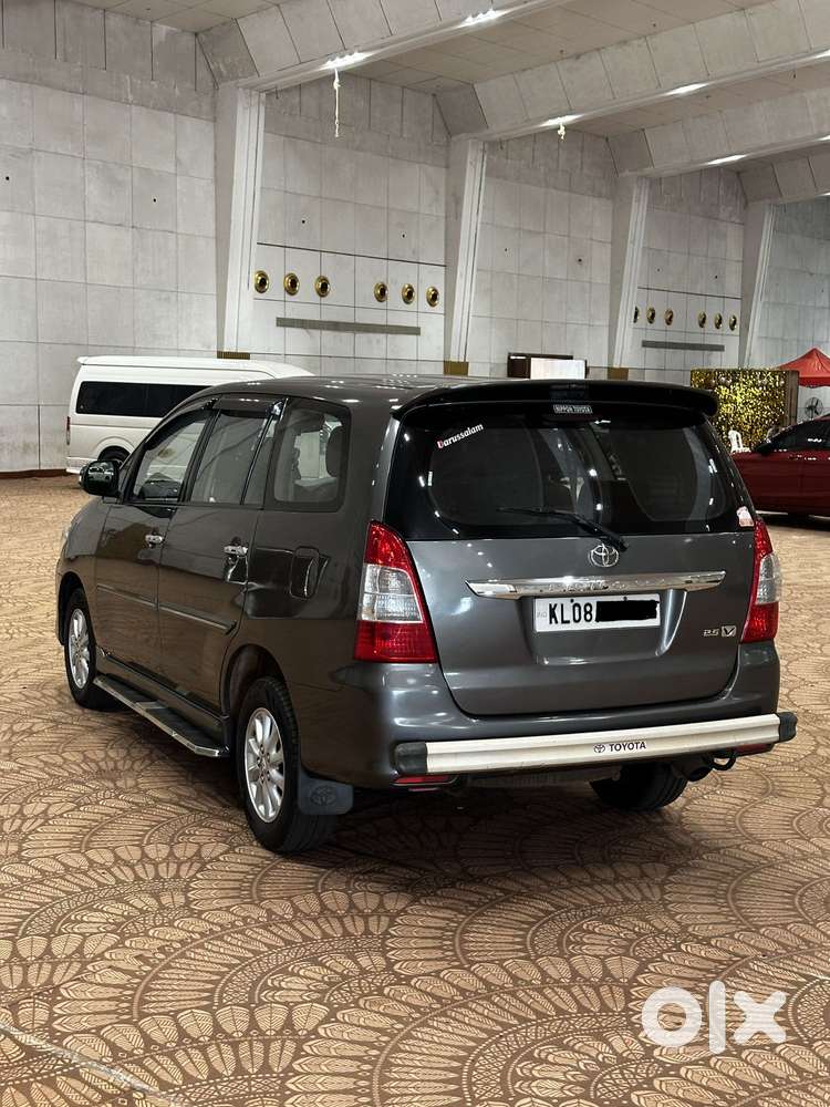 Toyota Innova 2009-2011 2.5 E 7 Str, 2012, Diesel