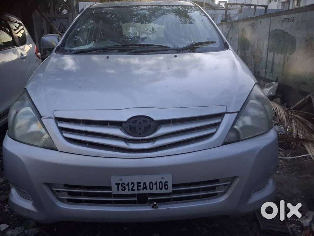 Toyota Innova 2.5 E Diesel Ms 7-seater, 2012, Diesel