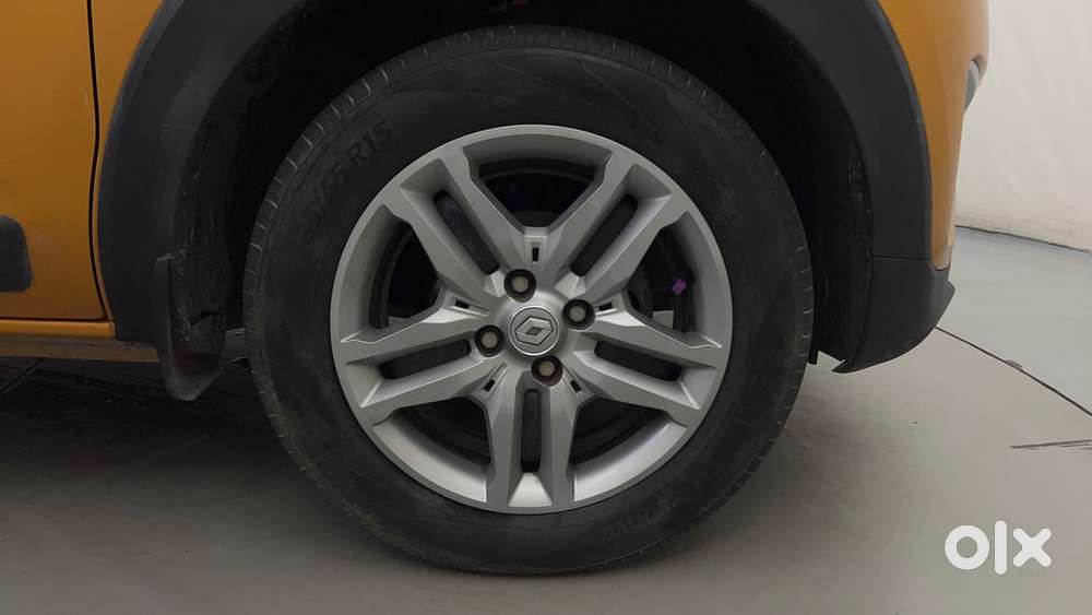 Renault Triber Rxz Easy-r Amt, 2023, Petrol