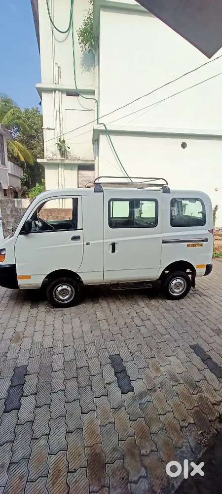 Mahindra Supro